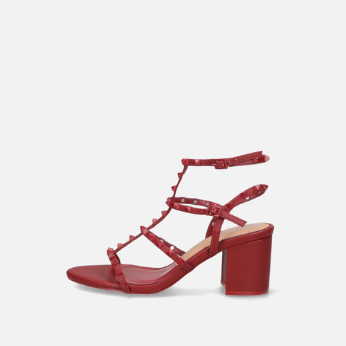 Zapatillas Raquel rockstud vino