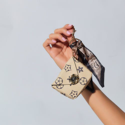 Charm pouch beige
