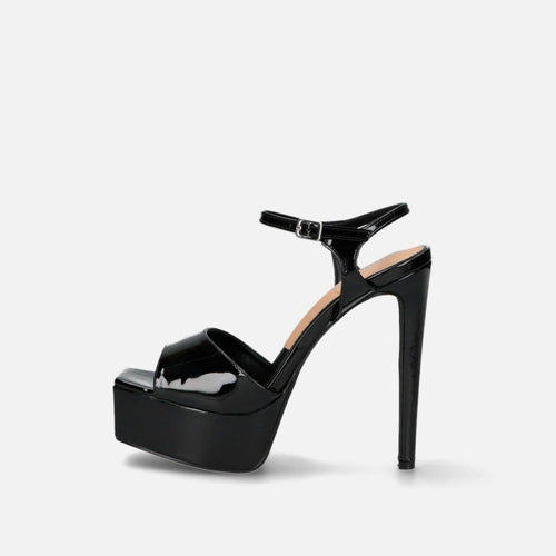 Zapatillas Cosmopolitan negras